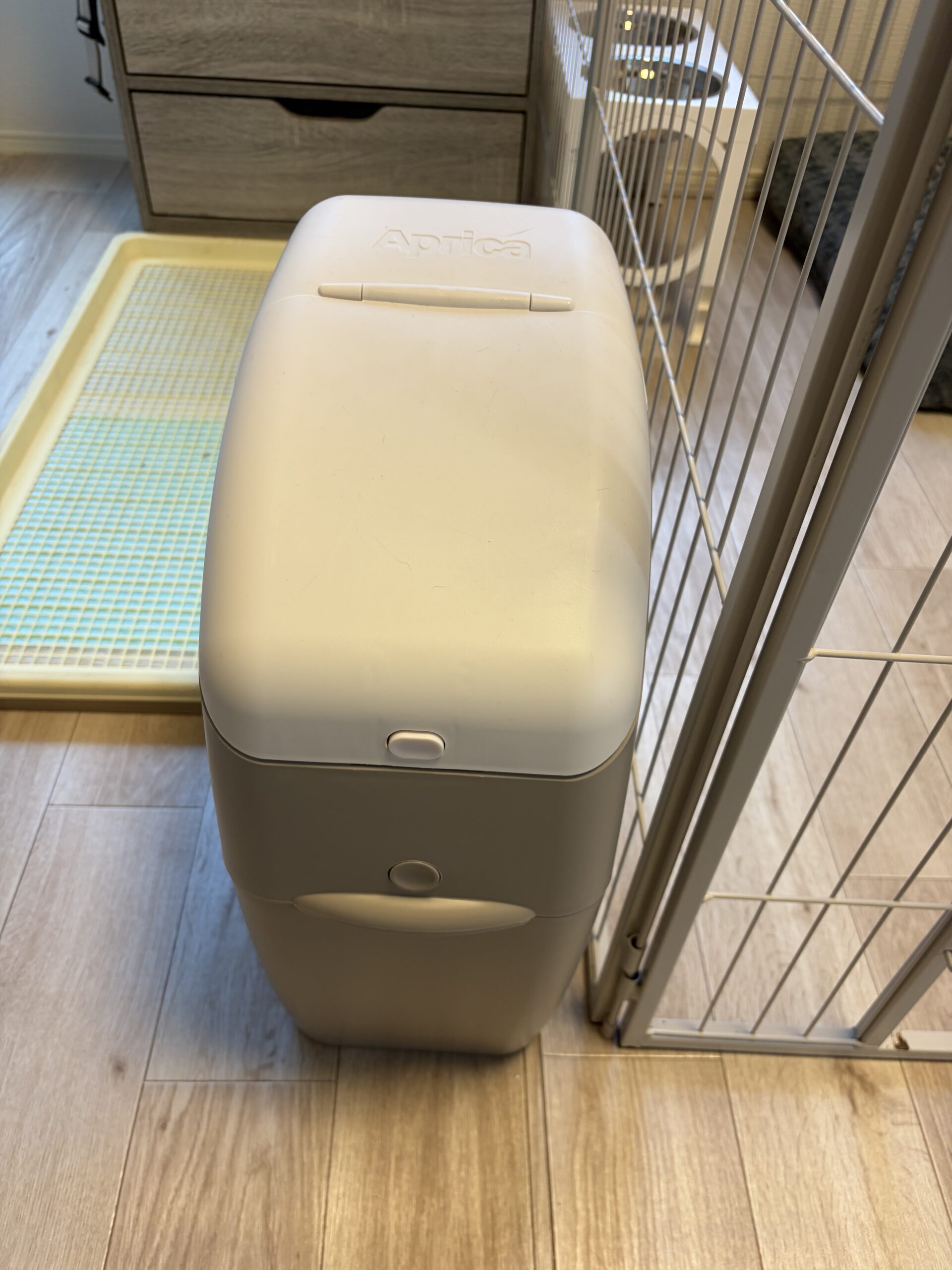 アップリカのおむつ用ゴミ箱